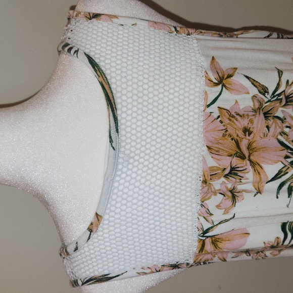 Maurices~Tropical Mesh Yoke Tank size Lg - Picture 7 of 10